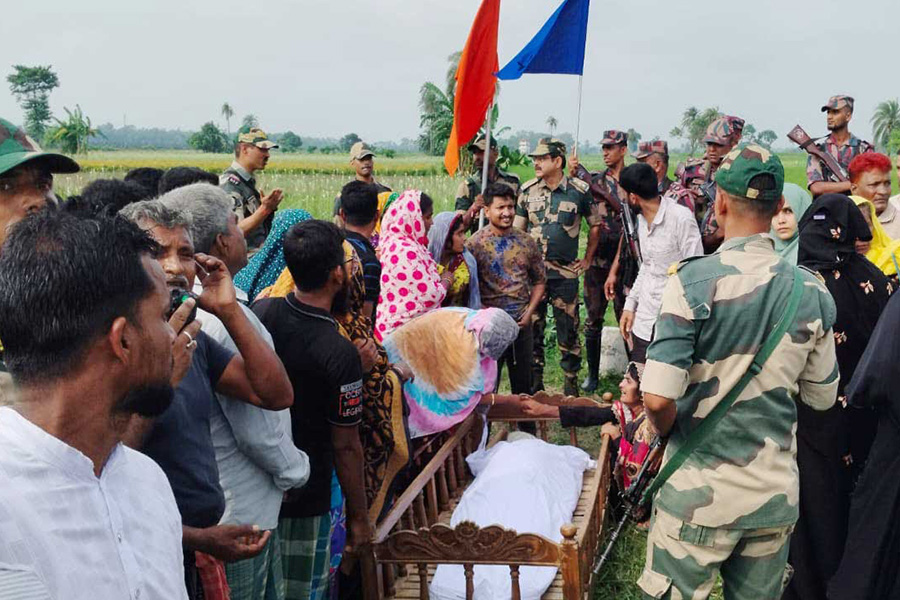 প্রশংসায় ভাসছেন বিজিবি ও বিএসএফ