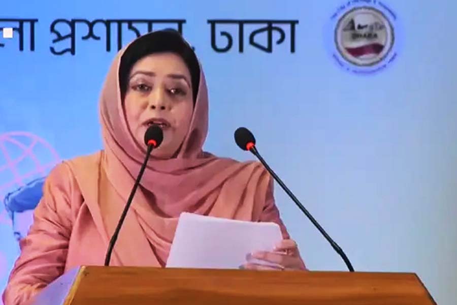শিক্ষার্থীদের রোবটিক হাত উদ্ভাবনে মুগ্ধ জুবাইদা রহমান