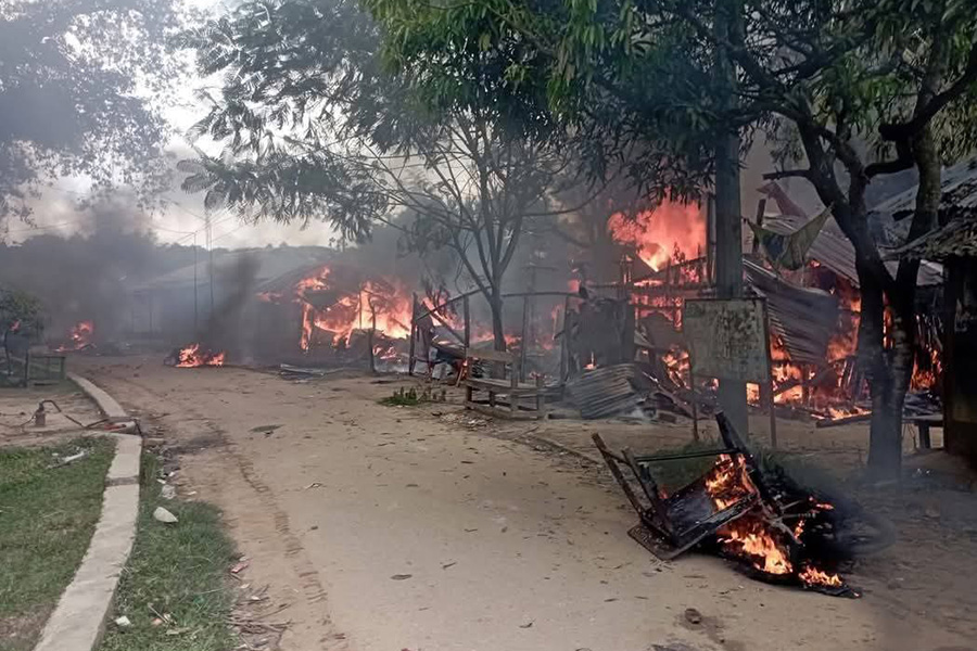 খাগড়াছড়িত রামছু বাজারে উপজাতি সন্ত্রাসীদের আগুন