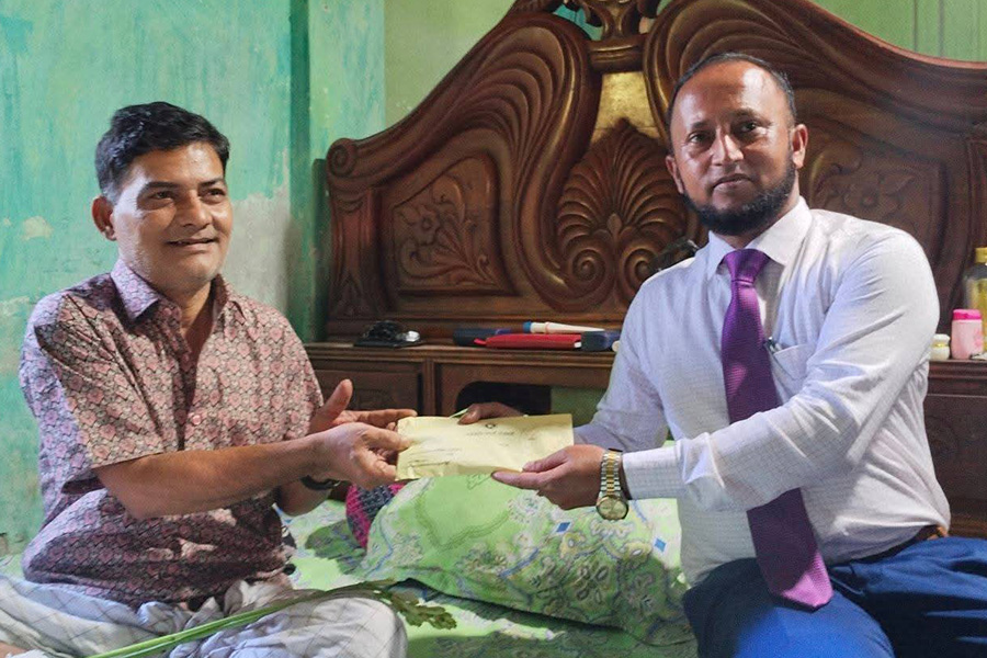 বাউল ও গীতিকার আব্দুস সালামের পাশে জেলা প্রশাসন