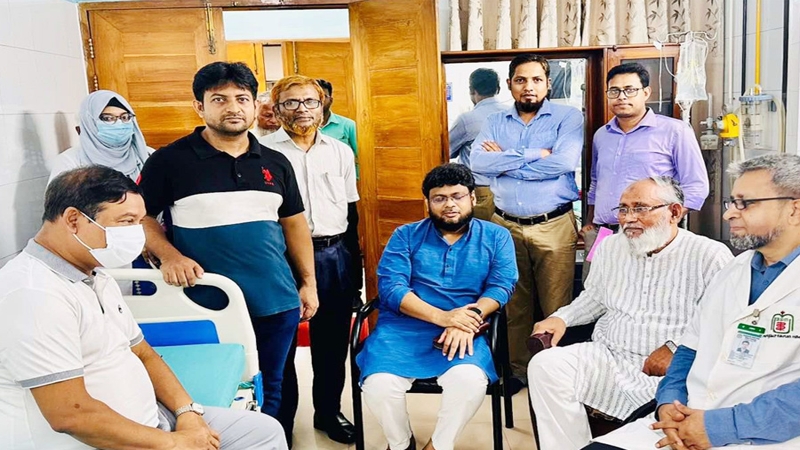 হাসপাতাল থেকে বাসায় ফিরলেন কাদের গনি
