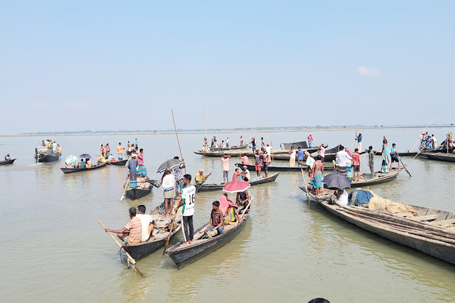 বাজিতপুরে বিএনপি নেতাদের দখলে থাকা জলমহাল উন্মুক্ত
