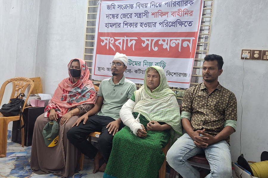 মারধরের ঘটনায় মামলা করে বিপাকে ভুক্তভোগী পরিবার