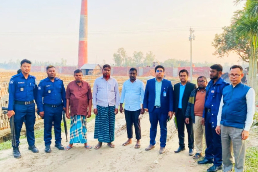 কুড়িগ্রামে অনুমতি ছাড়াই ইট প্রস্তুত, কর্তৃপক্ষকে ১ লক্ষ টাকা অর্থদণ্ড
