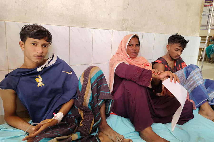 কুমারখালীতে চুরির অপবাদে দুই কিশোরকে রাতভর মারধর