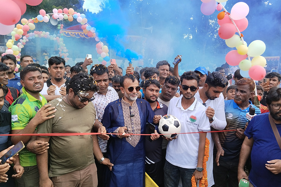 যুবসমাজকে সুস্থ ধারার পথে রাখতে খেলা ধুলার বিকল্প নেই: মঈনউদ্দিন