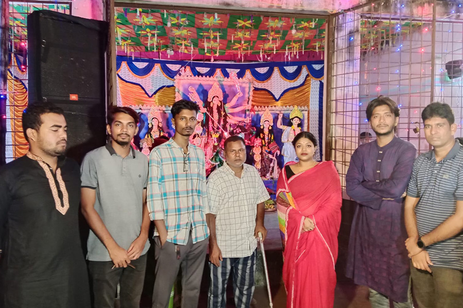 কুষ্টিয়ায় নাগরিক পার্টির যুগ্ম আহ্বায়ক পূজামন্ডপ পরিদর্শন