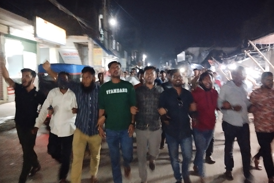 মনোনয়ন পরিবর্তনের দাবিতে কুমারখালীতে  বিক্ষোভ মিছিল