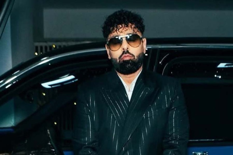 আপত্তিকর ও অশ্লীল দৃশ্যায়ন, বিতর্কে র‍্যাপার বাদশা