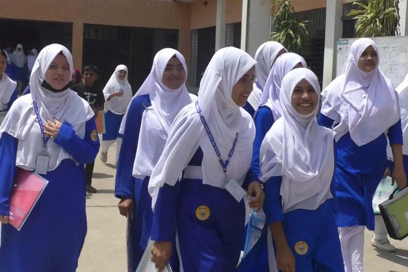 যশোরে উৎসবমুখর পরিবেশে মেধা লড়াই