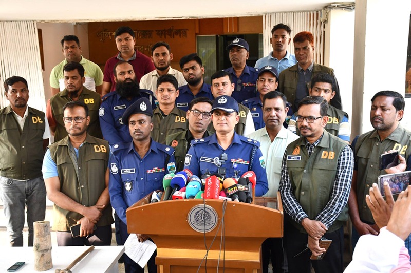 কু-প্রস্তাবে রাজী না হওয়ায় জামিলাকে, বাধা দেয়ায় দাদিকে হত্যা