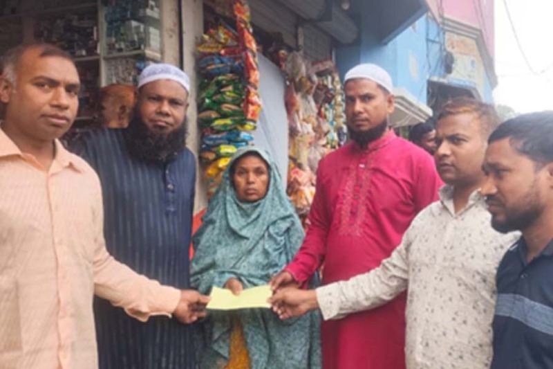 অসহায় পরিবারে মানব কল্যাণ ফাউন্ডেশনের অর্থ অনুদান