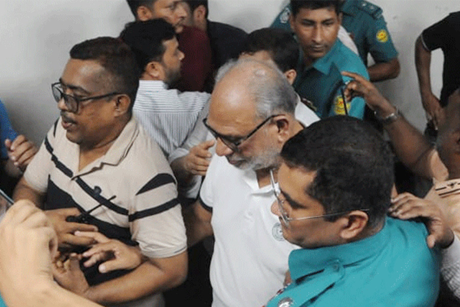 ডিবি কার্যালয়ে লতিফ সিদ্দিকী