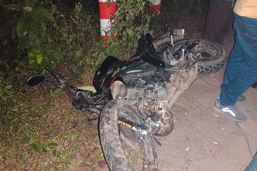 মধুপুরে মোটরসাইকেল নিয়ন্ত্রণ হারিয়ে দুই তরুণ নিহত