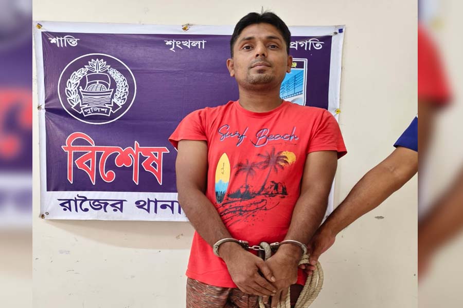 মাদারীপুরে আলোচিত ‘হাতুড়িবাহিনী’র প্রধান মাজহারুল গ্রেপ্তার