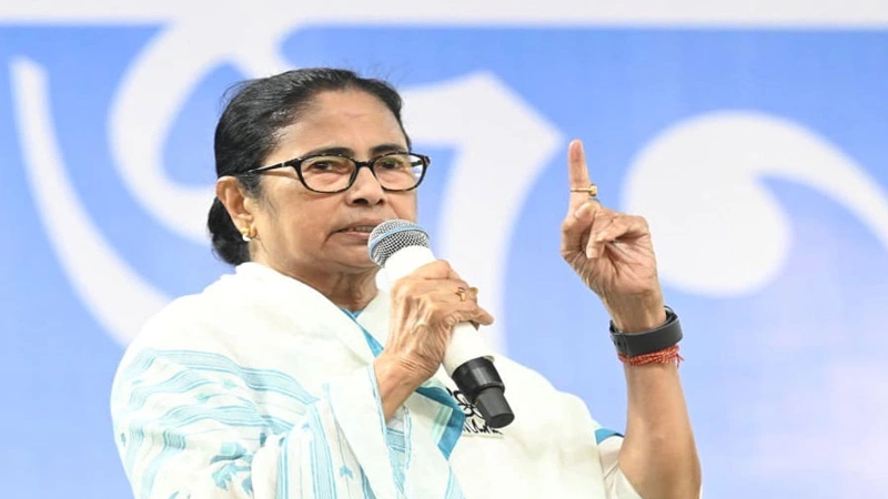 বাংলায় কথা বললেই বাংলাদেশে পাঠিয়ে দেওয়া হচ্ছে