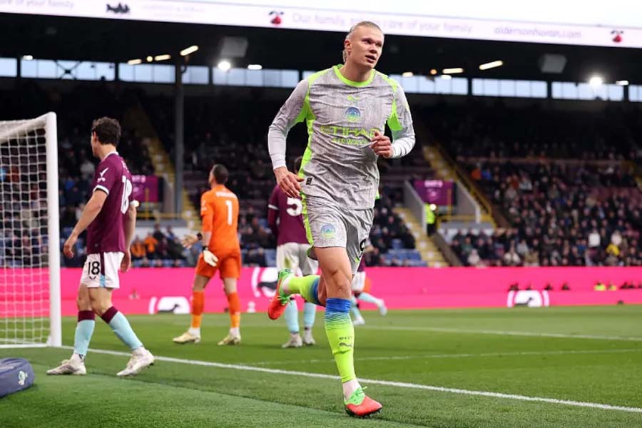 শীর্ষে ম্যানচেস্টার সিটি, জমে উঠেছে লিগের লড়াই