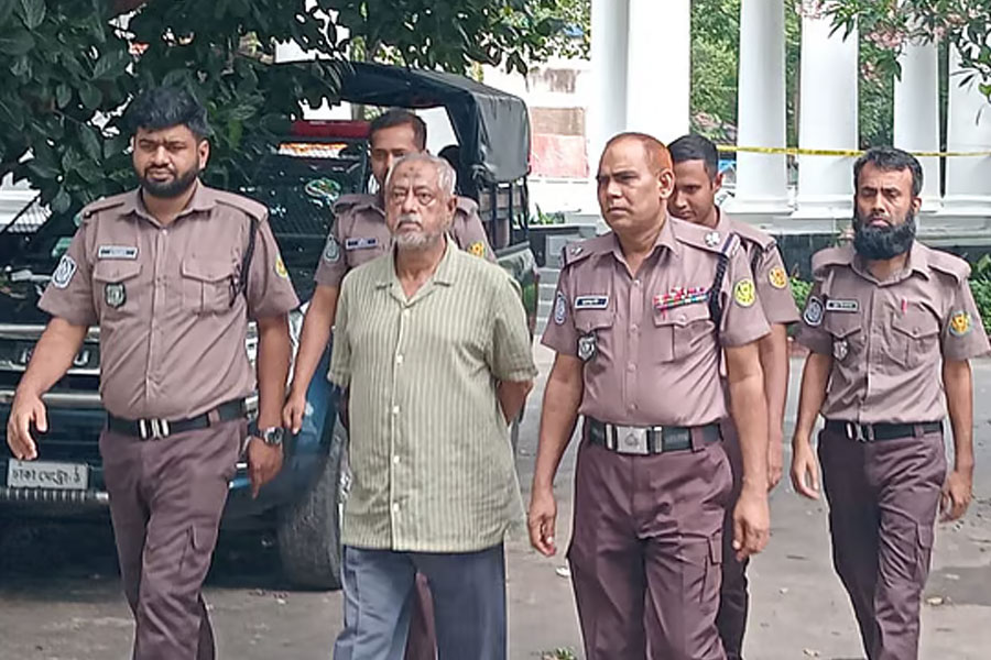 রিমান্ড শুনে মাসুদ বলেন ‘আর কুলাচ্ছে না’, সমস্যা হলে জানাতে বলেছে ট্রাইব্যুনাল