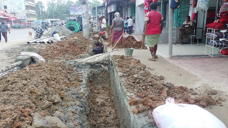 ওয়াটার সাপ্লাই কাজে কোটি টাকার উন্নয়ন ভেস্তে যাচ্ছে