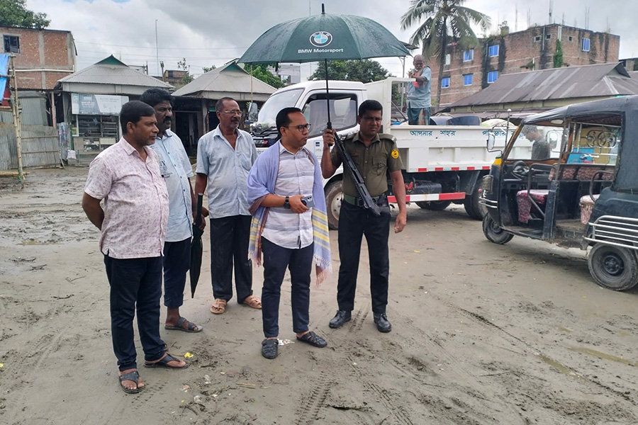 মধুপুরে সমাপনীর দিনে বিসর্জন ঘাট পরিদর্শনে- ইউএনও