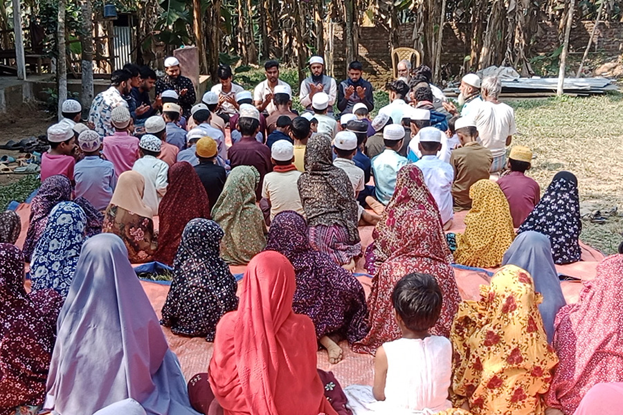 বেগম খালেদা জিয়ার রোগমুক্তি কামনায় মধুপুরে দোয়া মাহফিল