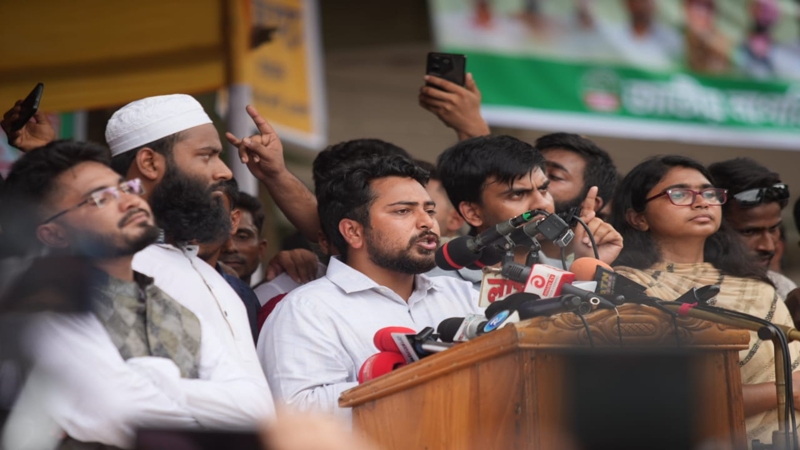 হাসিনা ও আ.লীগ সন্ত্রাসীদের পুশইন করুন: দিল্লিকে নাহিদ