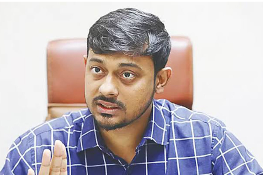 আগুনে ঘি ঢেলে দেয় প্রথম আলো : নাসীরুদ্দীন