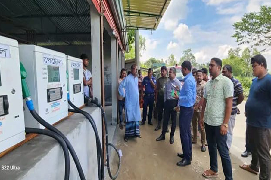 মিনি পেট্রোল পাম্পে জরিমানা ও বন্ধের নির্দেশ