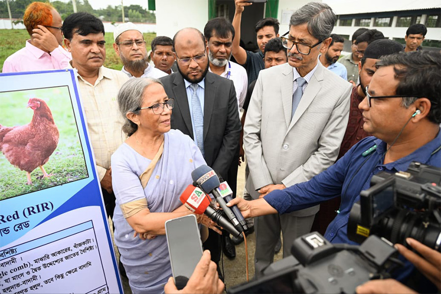 সৈয়দপুরে পোল্ট্রি গবেষণায় নতুন দিগন্তের উম্মোচন