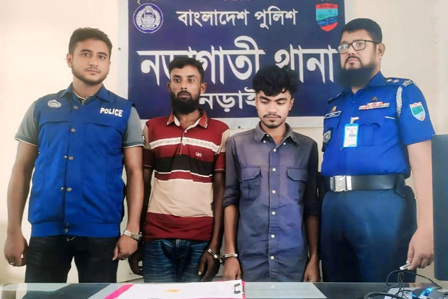 নড়াগাতীতে ইয়াবাসহ দুই যুবক  আটক