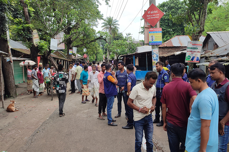 চাটমোহরে ঈদগাহ মাঠের নামকরণ নিয়ে দুই গ্রামবাসীর সংঘর্ষ