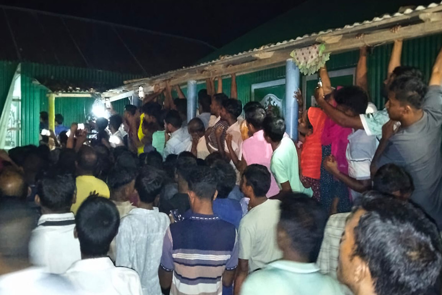 পাবনায় বাবাকে কুপিয়ে হত্যার অভিযোগ