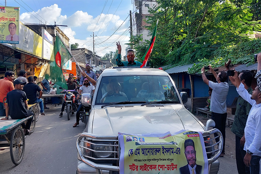 পাবনা-৩ আসনে নির্বাচনী প্রচারণায় আনোয়ারুল ইসলাম