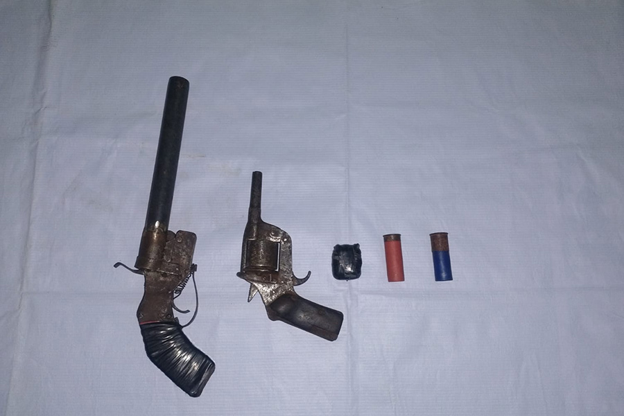 পাংশায় যৌথবাহিনীর অভিযানে অস্ত্র-গুলি উদ্ধার