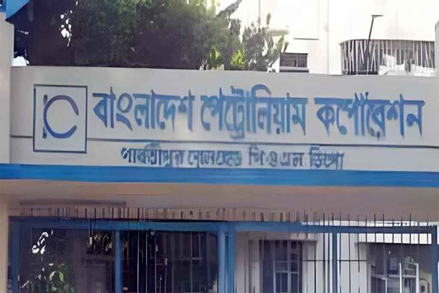 ভারত থেকে ৫ হাজার টন ডিজেল পৌঁছেছে দিনাজপুরে