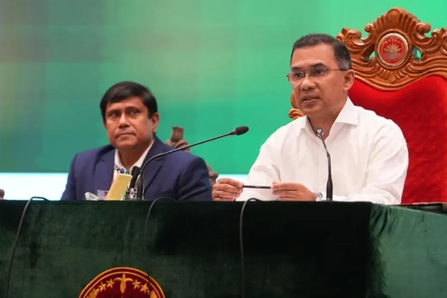 সশস্ত্র বাহিনী কোন দলের সম্পত্তি নয় : প্রধানমন্ত্রী