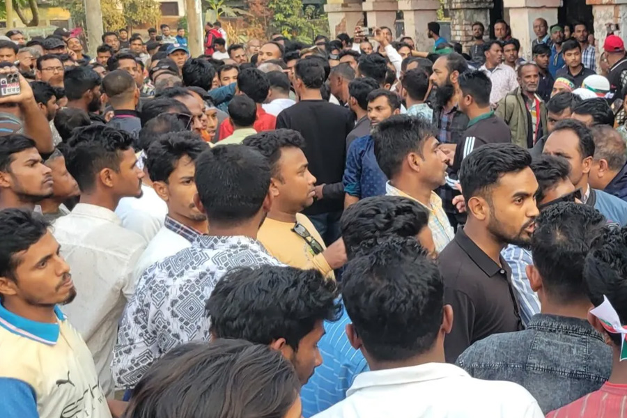 পটুয়াখালীতে বিএনপি-গণঅধিকার নেতাকর্মীদের সংঘর্ষ, আহত ৪০