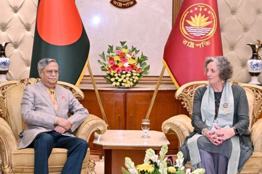 রাষ্ট্রপতির সঙ্গে ইন্টারন্যাশনাল ইনার হুইল প্রেসিডেন্টের সাক্ষাৎ