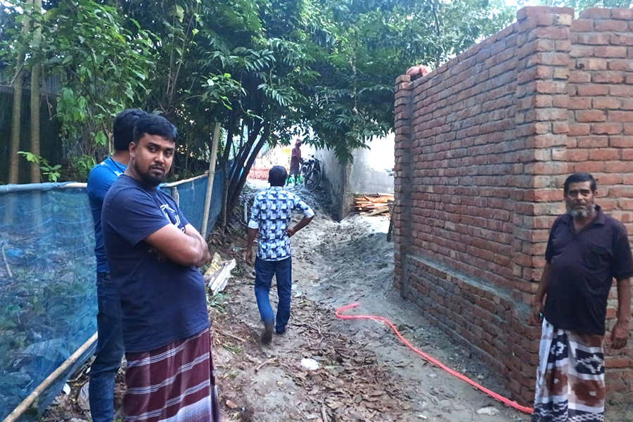 রাজবাড়ীতে বৃদ্ধের জমি দখলের অভিযোগ