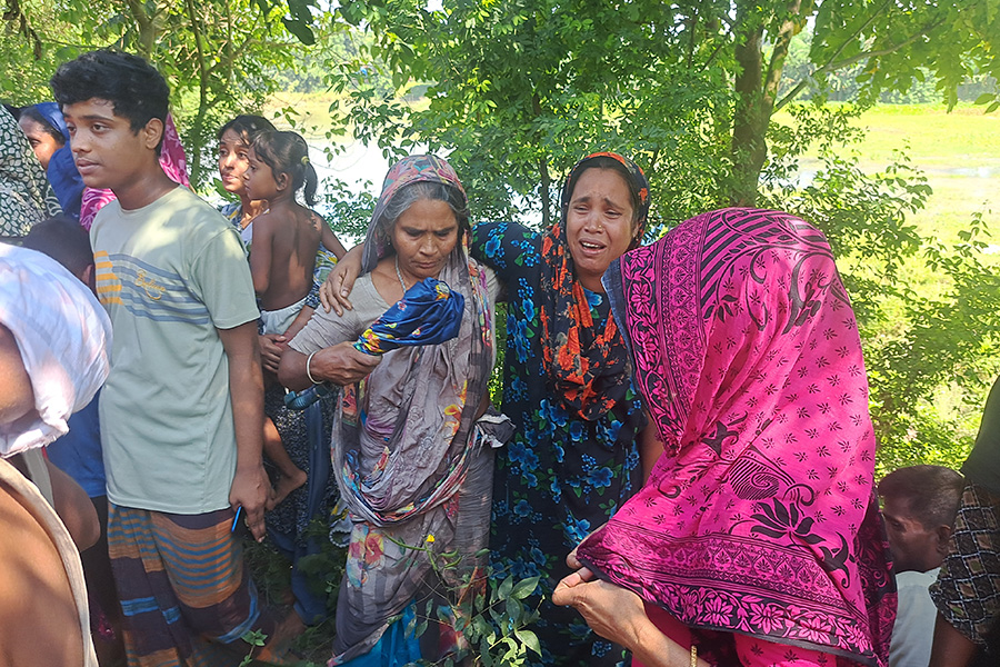 রাজবাড়ীতে যাত্রীবাহী পরিবহনের ধাক্কায় বৃদ্ধের মৃত্যু
