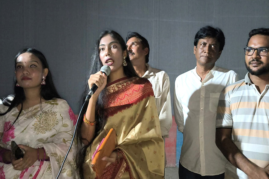 রাজবাড়ীতে স্বল্পদৈর্ঘ্য চলচ্চিত্র ‘অমানুষ’-এর জমকালো প্রিমিয়ার শো