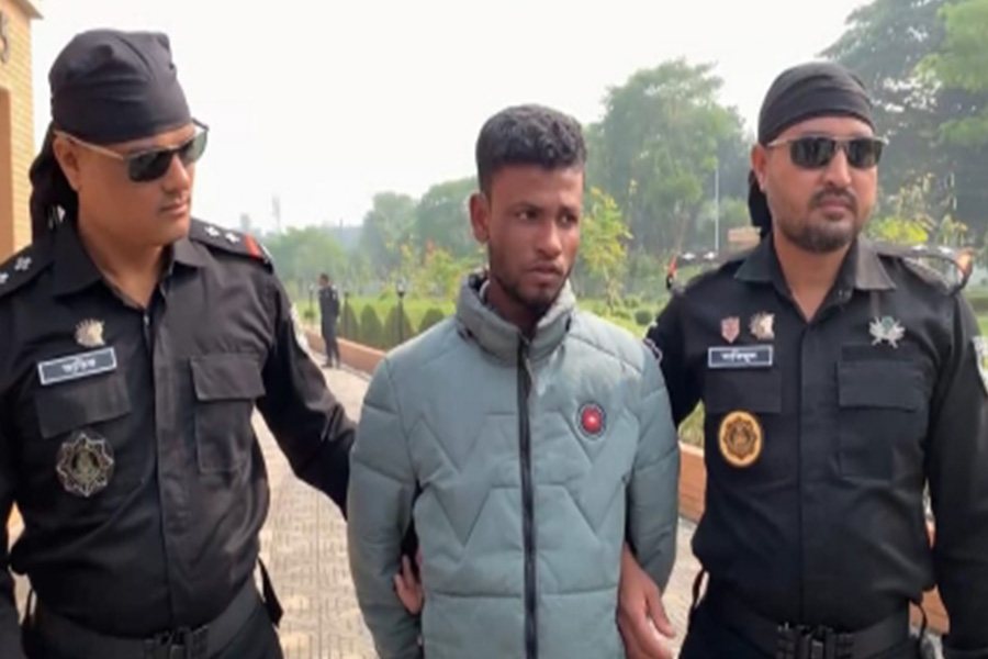 গোদাগাড়ীতে র‍্যাব-৫ এর অভিযানে হেরোইনসহ মাদক ব্যবসায়ী গ্রেপ্তার