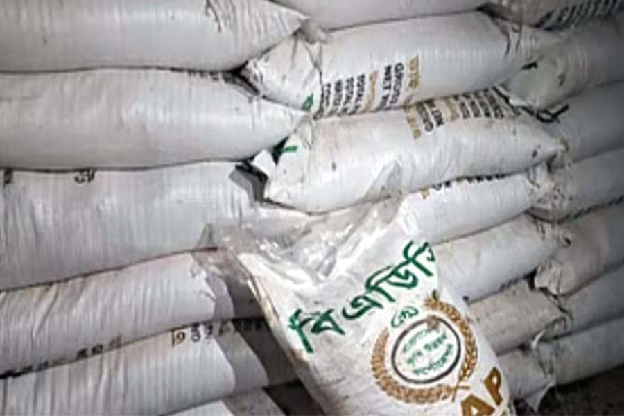 রাজশাহী তানোরে ডিএপি সারের ‘কৃত্রিম সংকটে’