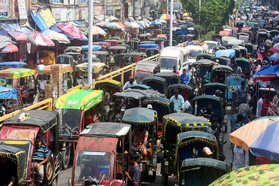 ভারসাম্য হারাচ্ছে রাজশাহী মহানগর, জীবিকার খোঁজে শহরমুখী মানুষ
