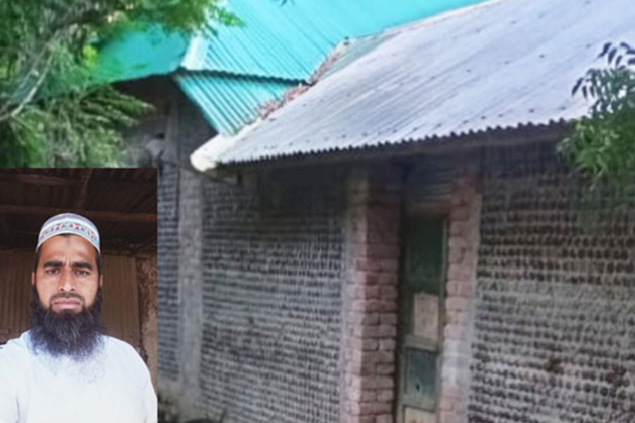 প্লাস্টিক বোতল দিয়ে রাজশাহী তানোরে বাড়ি নির্মাণ