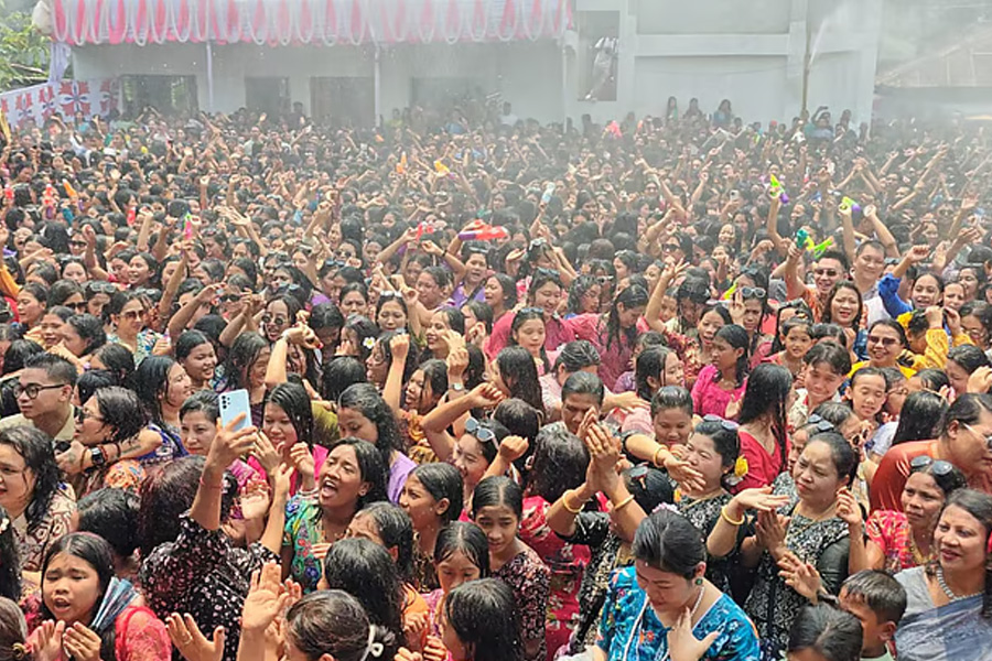 মৈত্রী পানিবর্ষণে উচ্ছ্বাসে মাতল মারমা সম্প্রদায়