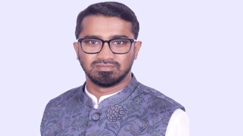 কয়েকজন উপদেষ্টা রিফাইন্ড আ. লীগ গঠনে জড়িত খবরও শোনা যায়