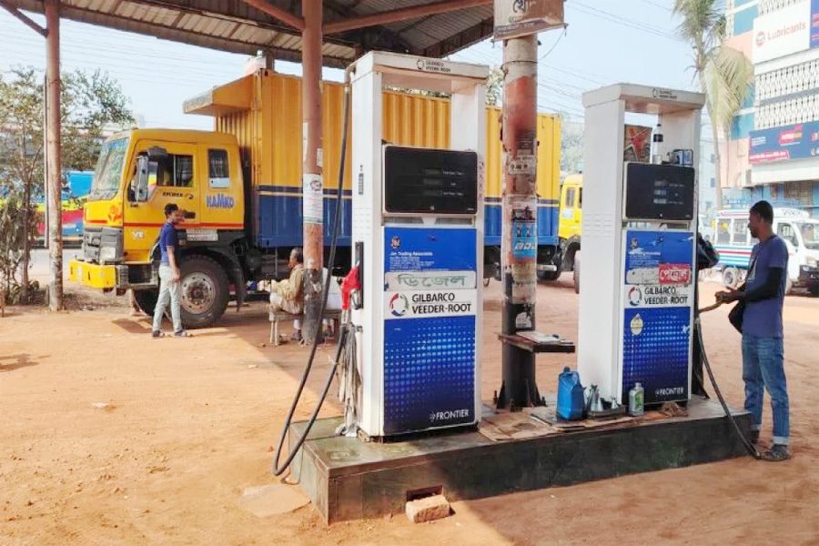 রোববার থেকে নতুন পদ্ধতিতে তেল বিক্রি