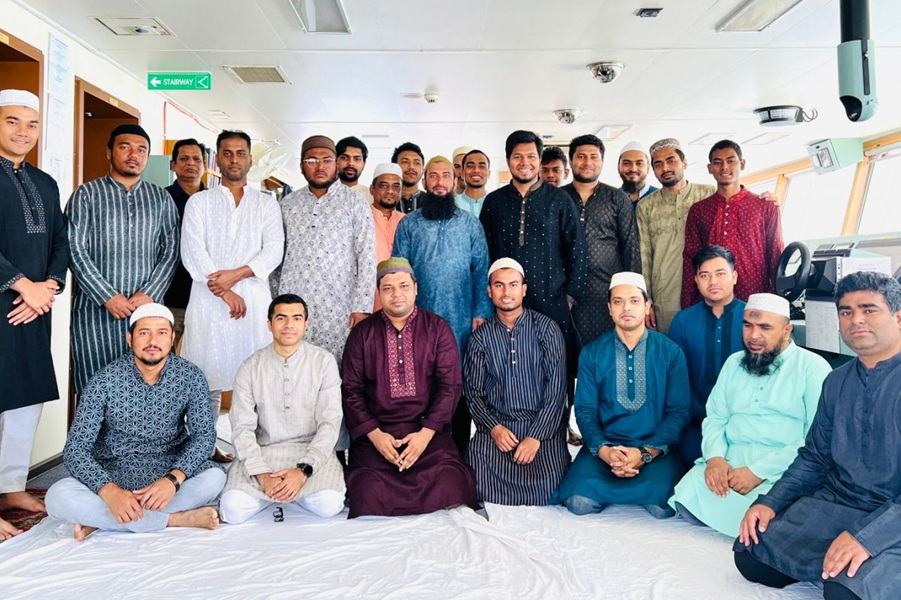 এই ঈদও তাদের জাহাজেই কাটল, কবে ফিরবেন বাড়ি?