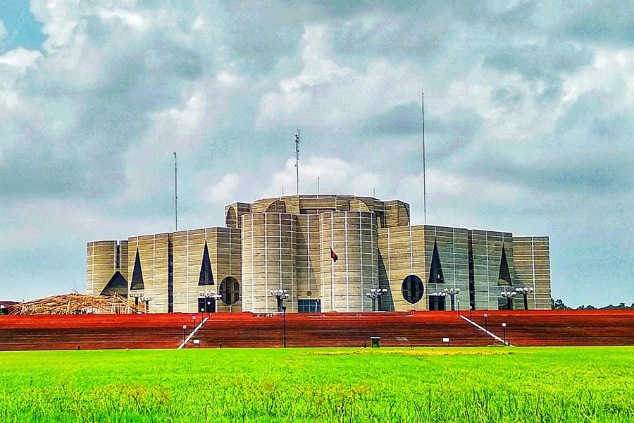 যে কারণে সংসদ চলাকালে এমপিদের সতর্ক করলেন স্পিকার